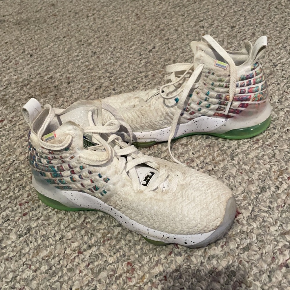 LeBron James 17 Command Force NIKE